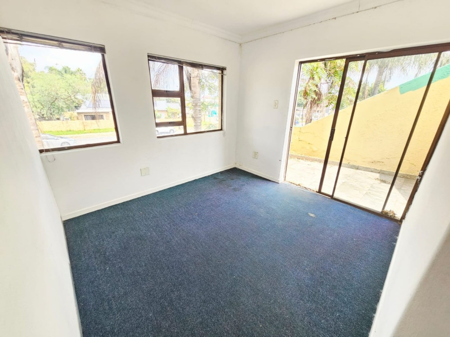 To Let commercial Property for Rent in Clubview Gauteng