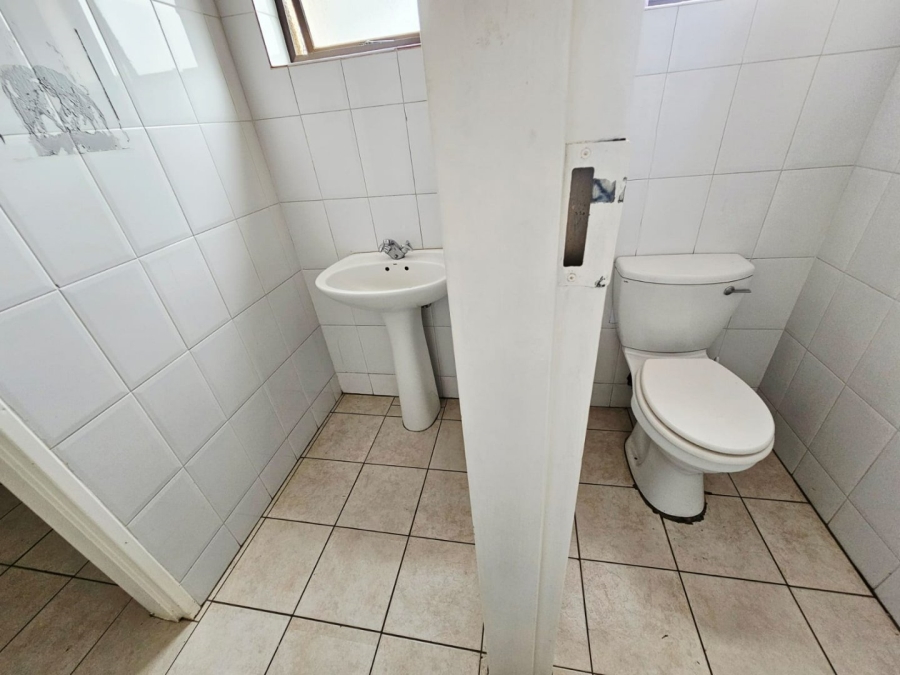 To Let commercial Property for Rent in Clubview Gauteng