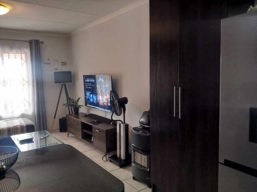 2 Bedroom Property for Sale in Noordwyk Gauteng