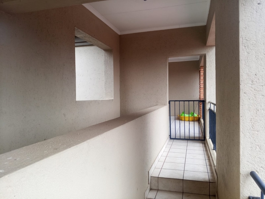 2 Bedroom Property for Sale in Noordwyk Gauteng