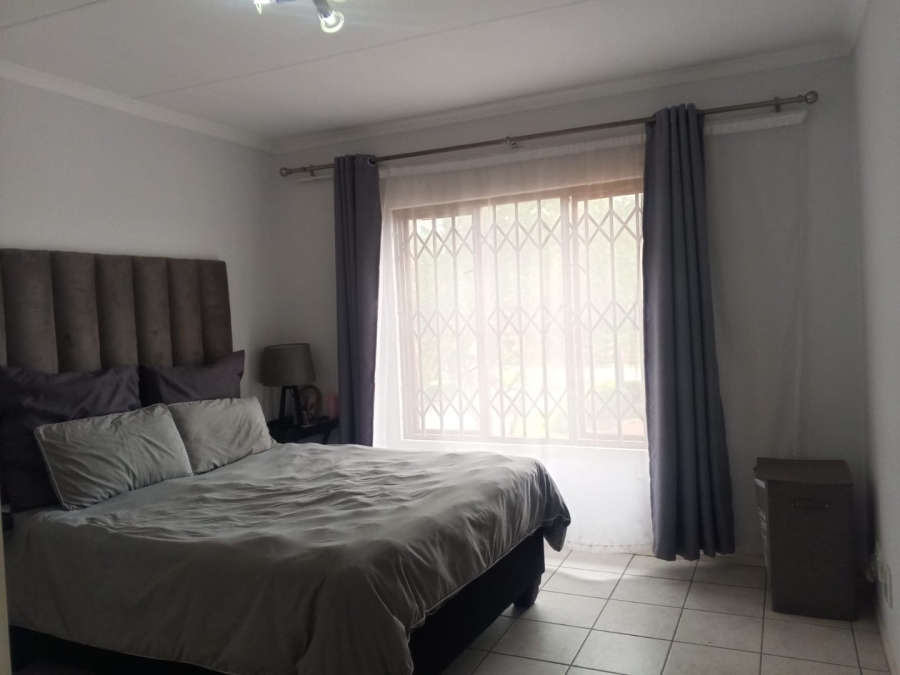 2 Bedroom Property for Sale in Noordwyk Gauteng