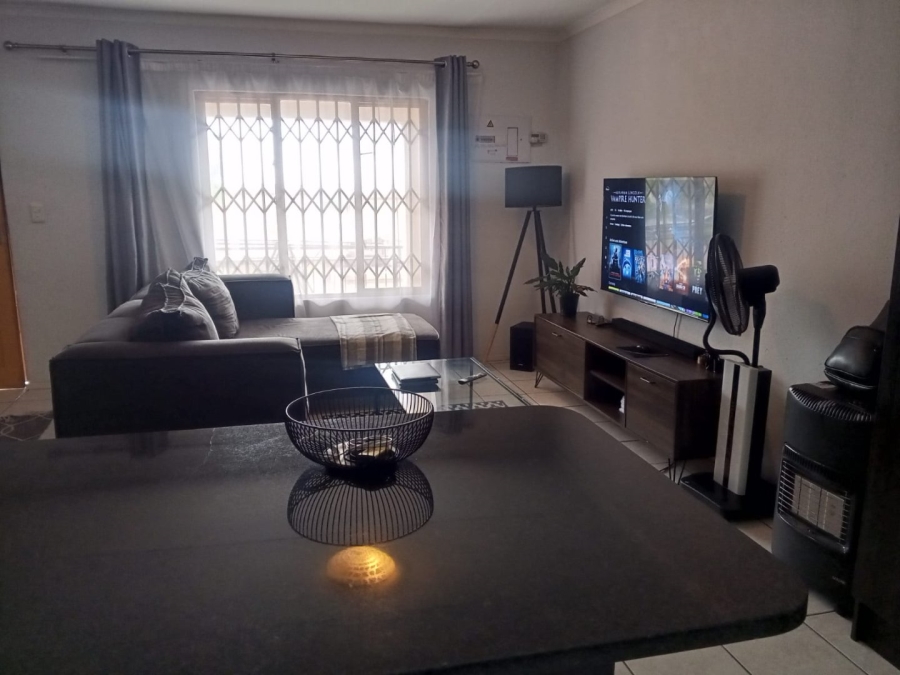 2 Bedroom Property for Sale in Noordwyk Gauteng