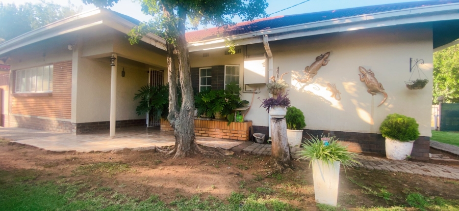 3 Bedroom Property for Sale in Risiville Gauteng