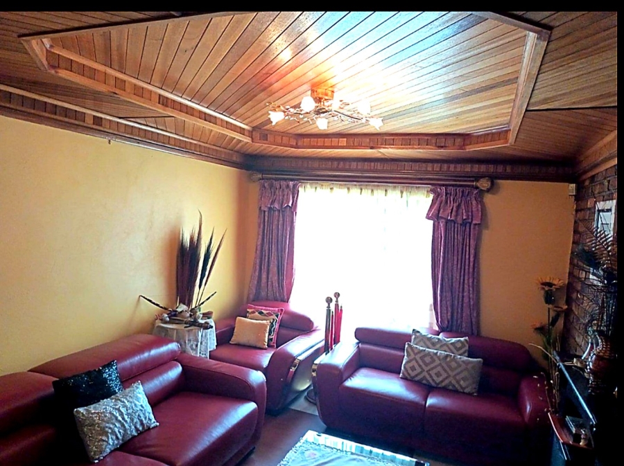 4 Bedroom Property for Sale in The Reeds Gauteng