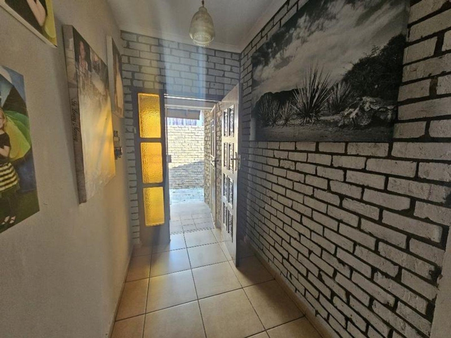 6 Bedroom Property for Sale in Magalieskruin Gauteng