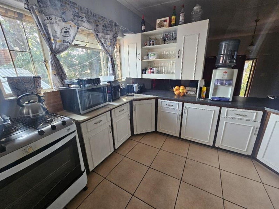 6 Bedroom Property for Sale in Magalieskruin Gauteng