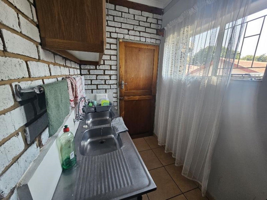 6 Bedroom Property for Sale in Magalieskruin Gauteng