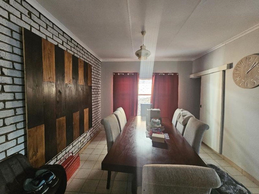 6 Bedroom Property for Sale in Magalieskruin Gauteng