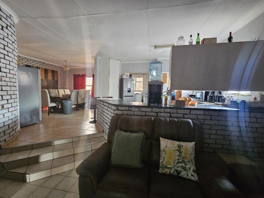 6 Bedroom Property for Sale in Magalieskruin Gauteng