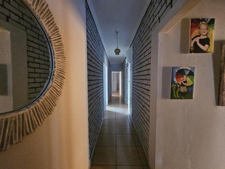 6 Bedroom Property for Sale in Magalieskruin Gauteng