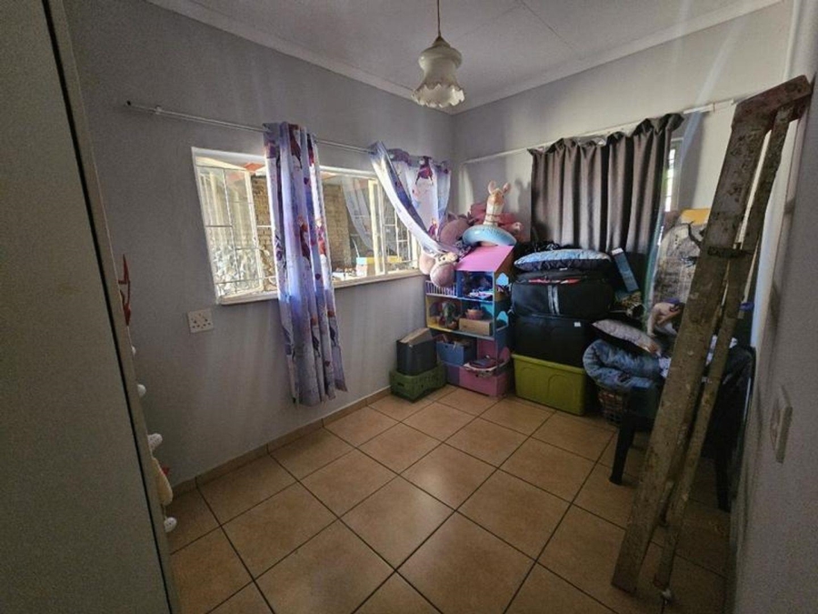 6 Bedroom Property for Sale in Magalieskruin Gauteng