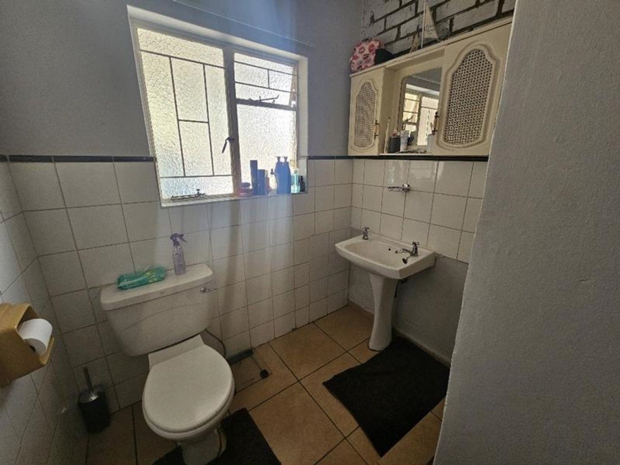 6 Bedroom Property for Sale in Magalieskruin Gauteng