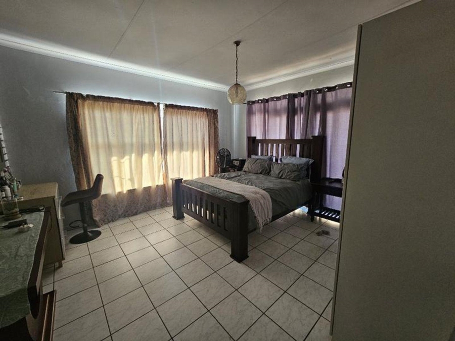 6 Bedroom Property for Sale in Magalieskruin Gauteng