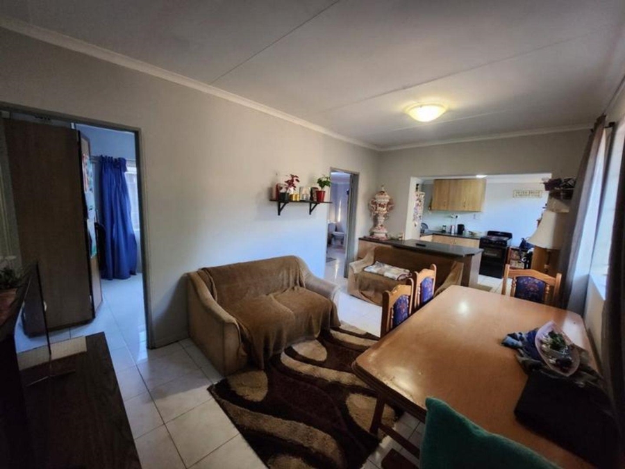 6 Bedroom Property for Sale in Magalieskruin Gauteng