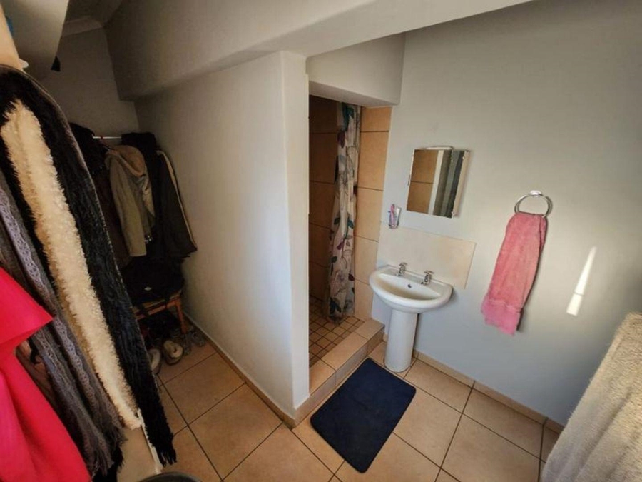 6 Bedroom Property for Sale in Magalieskruin Gauteng