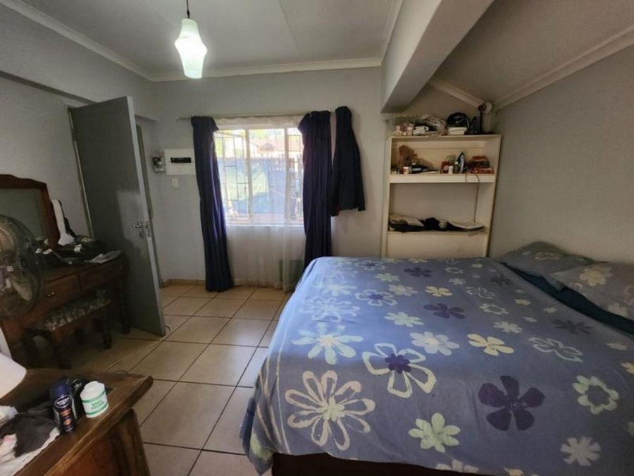 6 Bedroom Property for Sale in Magalieskruin Gauteng