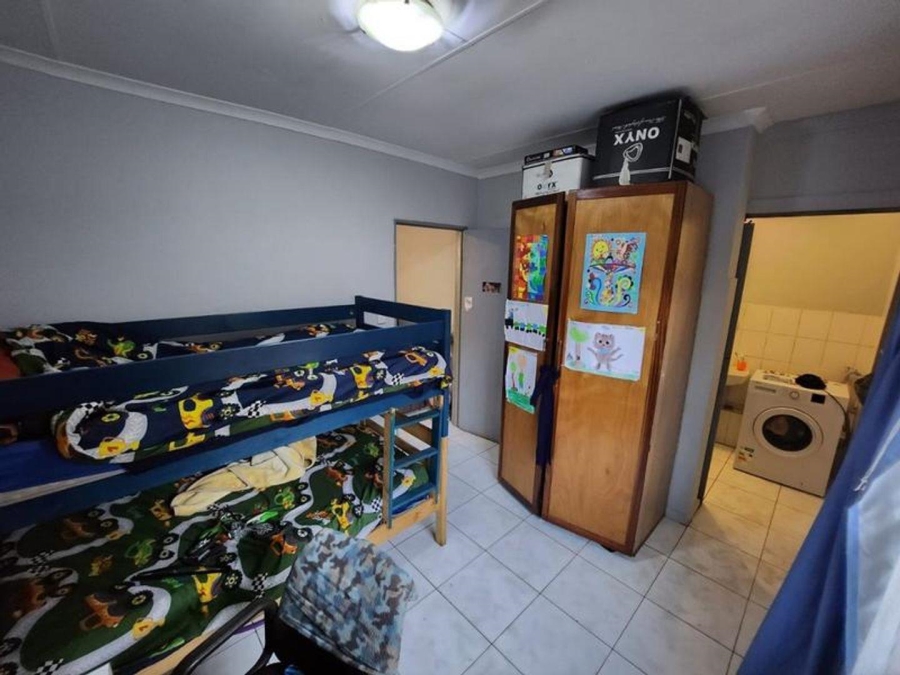 6 Bedroom Property for Sale in Magalieskruin Gauteng