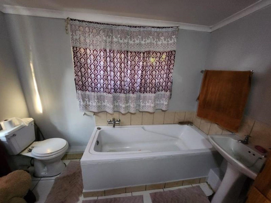 6 Bedroom Property for Sale in Magalieskruin Gauteng