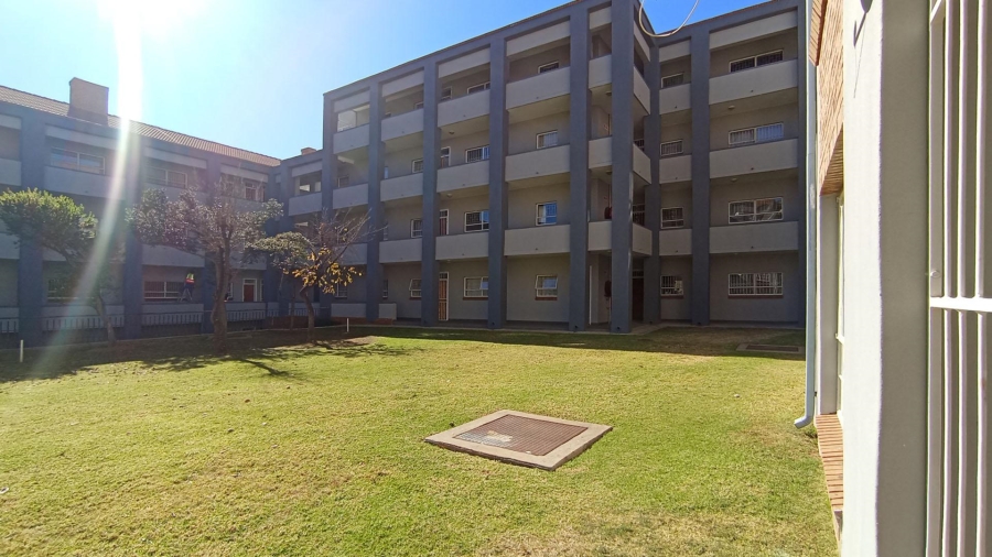 2 Bedroom Property for Sale in Waterkloof Glen Gauteng