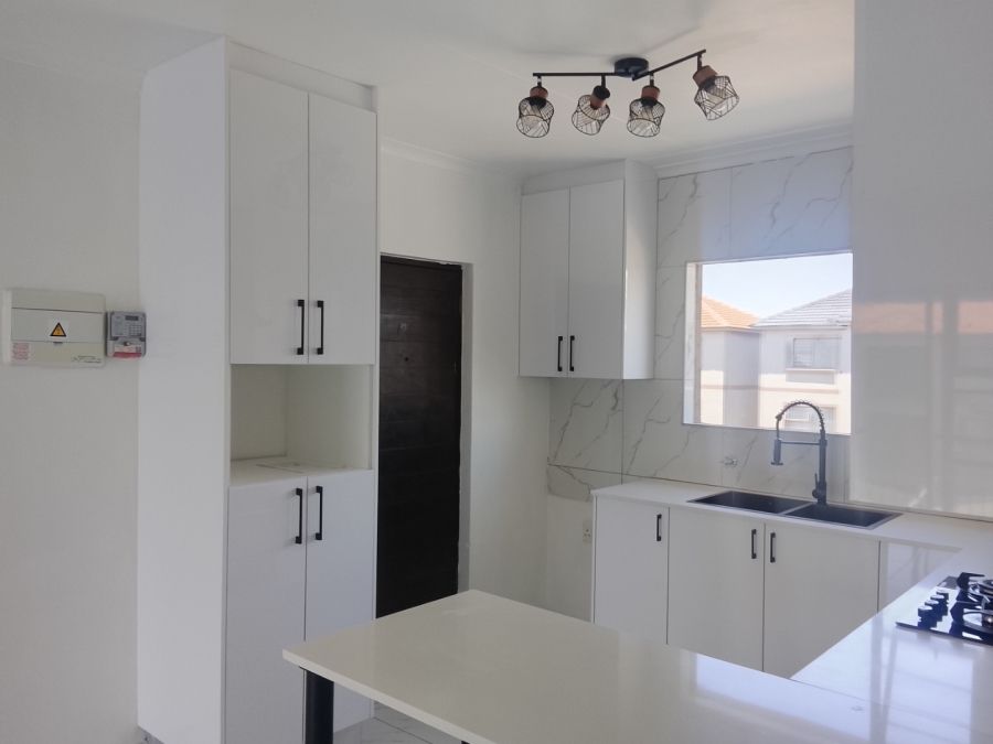 2 Bedroom Property for Sale in Bardene Gauteng