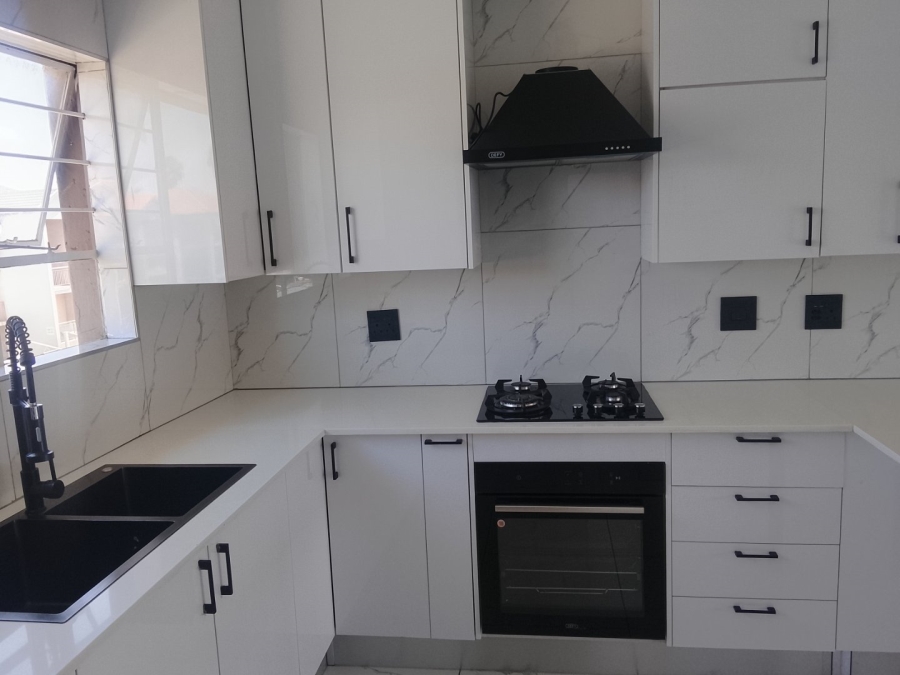 2 Bedroom Property for Sale in Bardene Gauteng