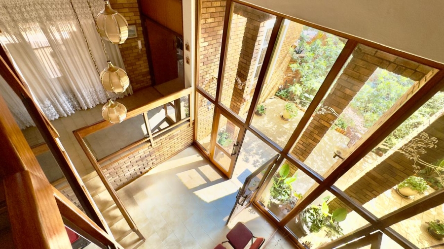 5 Bedroom Property for Sale in Zwartkop Gauteng