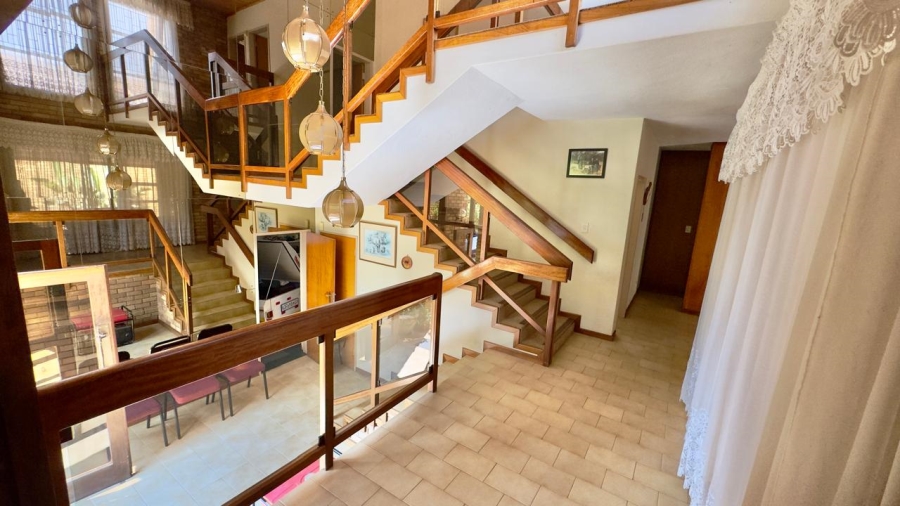 5 Bedroom Property for Sale in Zwartkop Gauteng