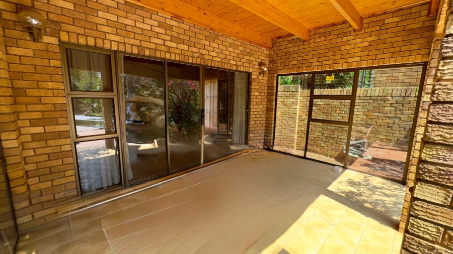 5 Bedroom Property for Sale in Zwartkop Gauteng