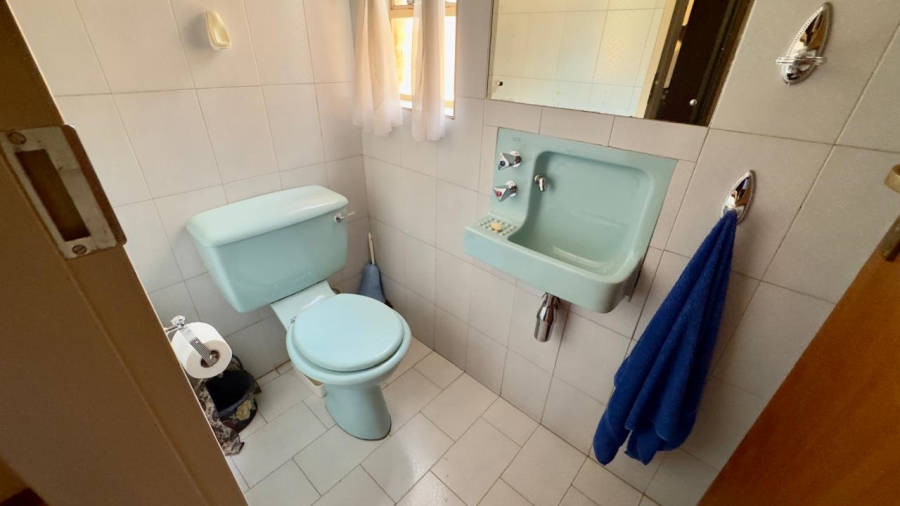 5 Bedroom Property for Sale in Zwartkop Gauteng