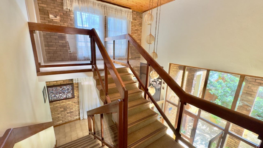 5 Bedroom Property for Sale in Zwartkop Gauteng