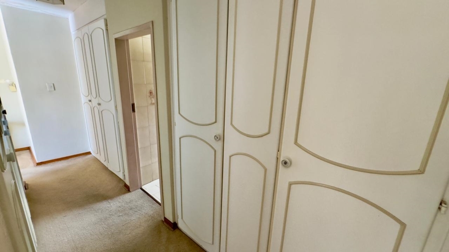 5 Bedroom Property for Sale in Zwartkop Gauteng