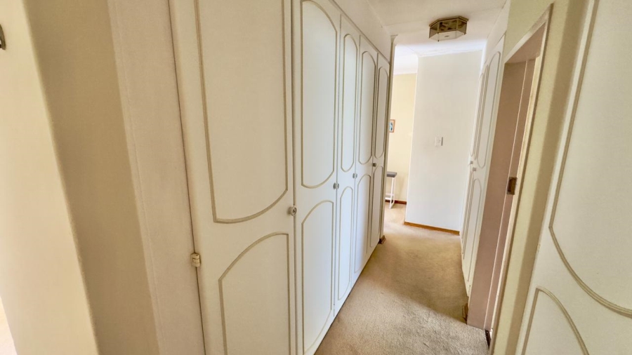 5 Bedroom Property for Sale in Zwartkop Gauteng