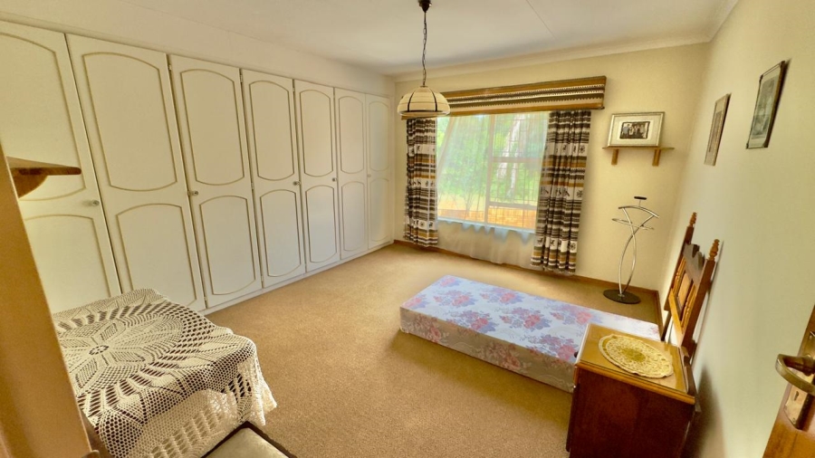 5 Bedroom Property for Sale in Zwartkop Gauteng