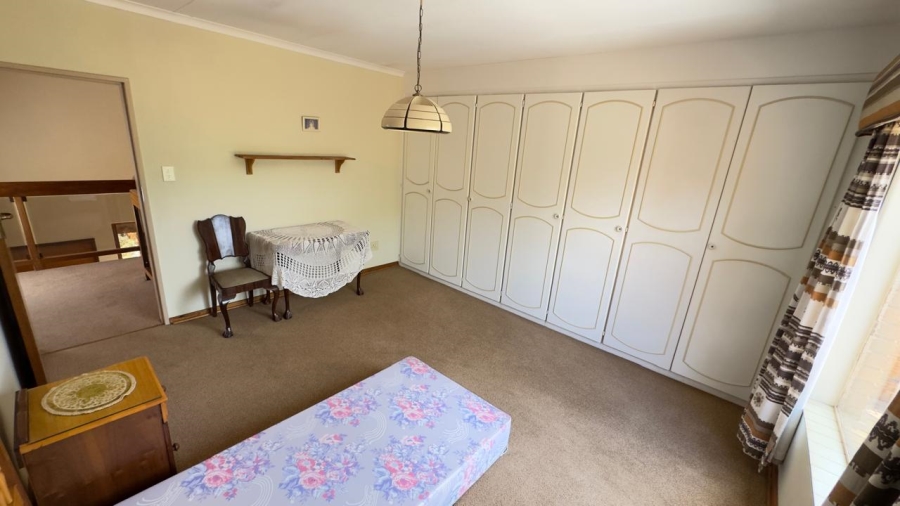 5 Bedroom Property for Sale in Zwartkop Gauteng