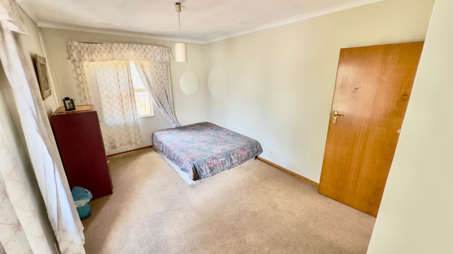 5 Bedroom Property for Sale in Zwartkop Gauteng