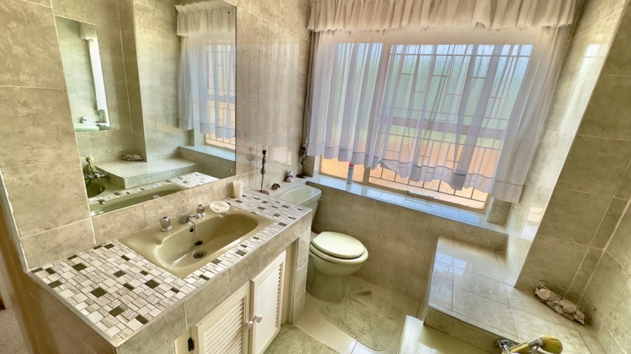 5 Bedroom Property for Sale in Zwartkop Gauteng