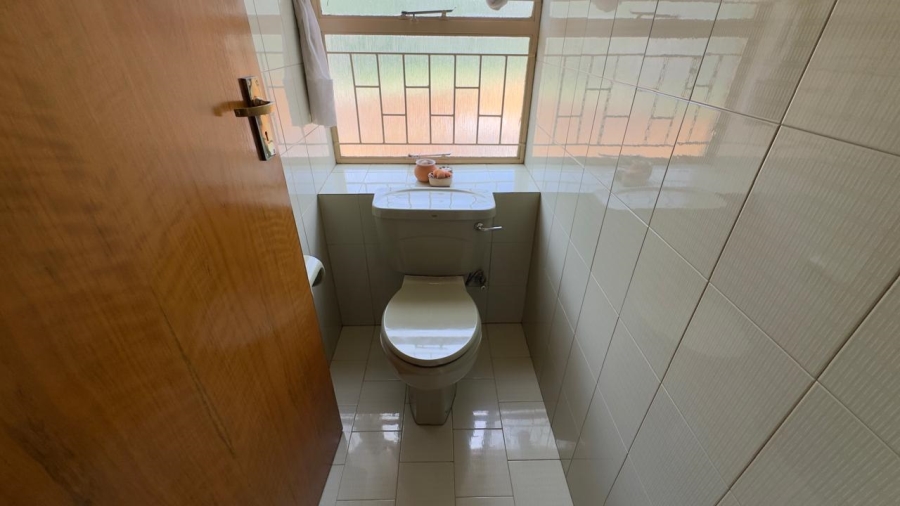 5 Bedroom Property for Sale in Zwartkop Gauteng