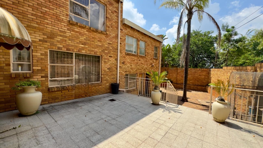 5 Bedroom Property for Sale in Zwartkop Gauteng