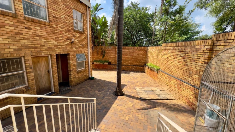 5 Bedroom Property for Sale in Zwartkop Gauteng