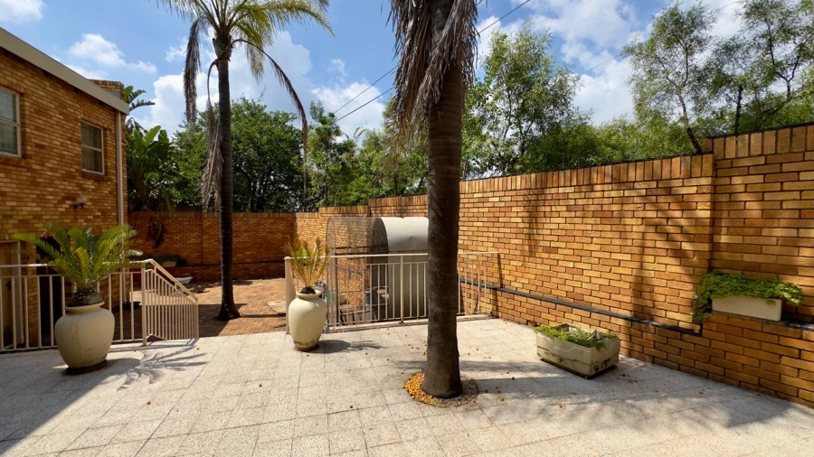 5 Bedroom Property for Sale in Zwartkop Gauteng