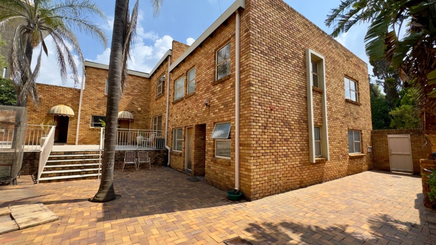 5 Bedroom Property for Sale in Zwartkop Gauteng