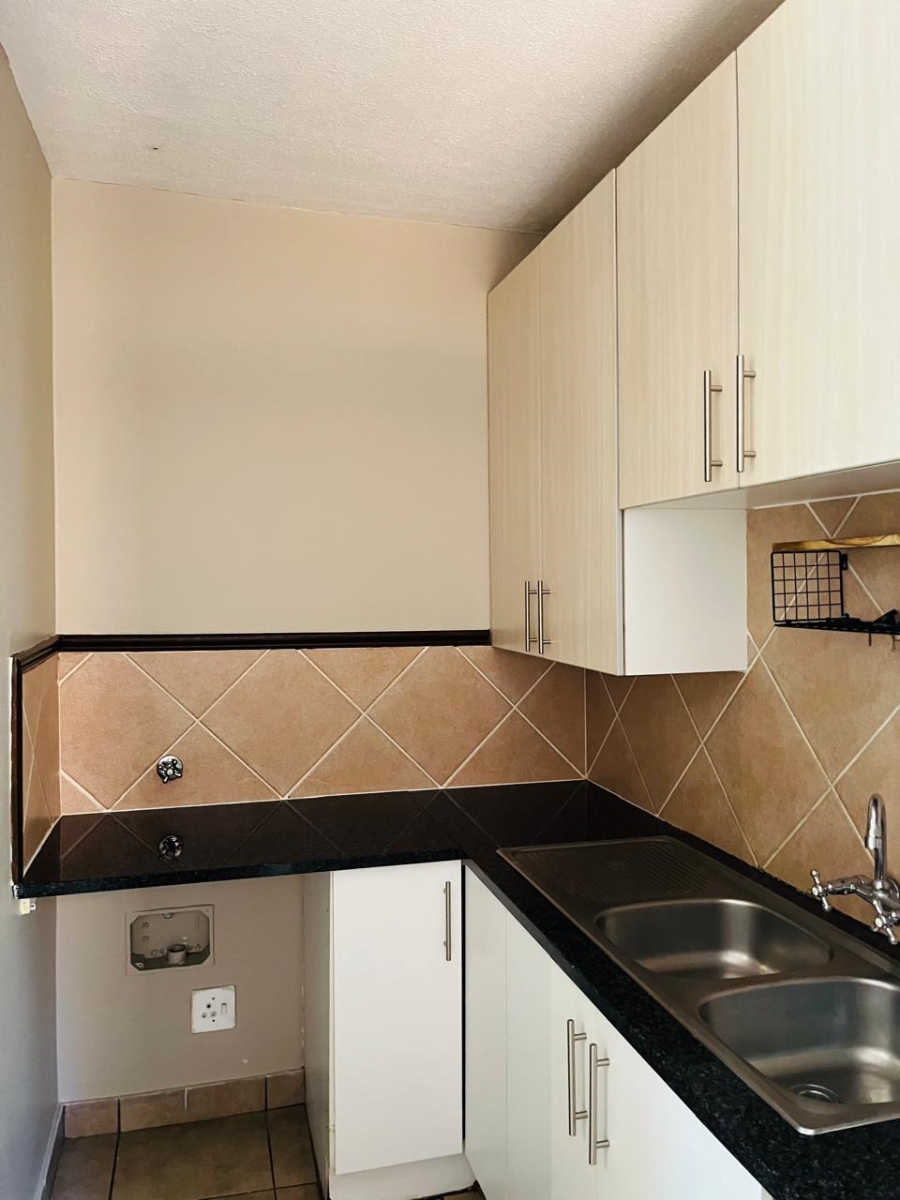  Bedroom Property for Sale in Equestria Gauteng