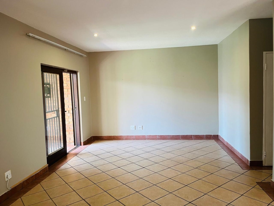  Bedroom Property for Sale in Equestria Gauteng