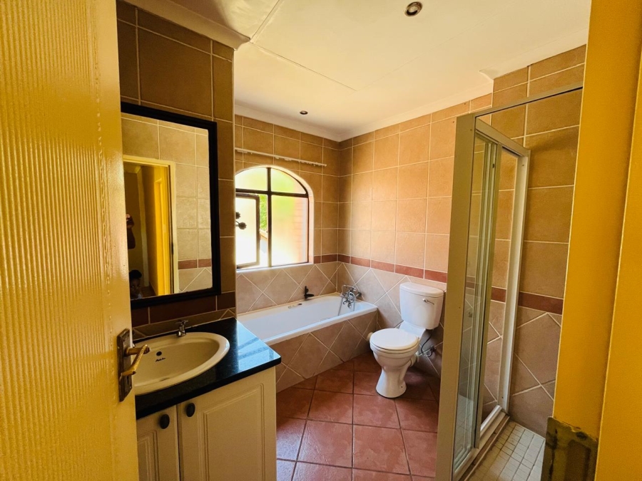 Bedroom Property for Sale in Equestria Gauteng