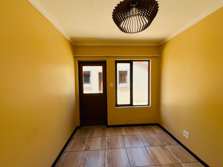  Bedroom Property for Sale in Equestria Gauteng