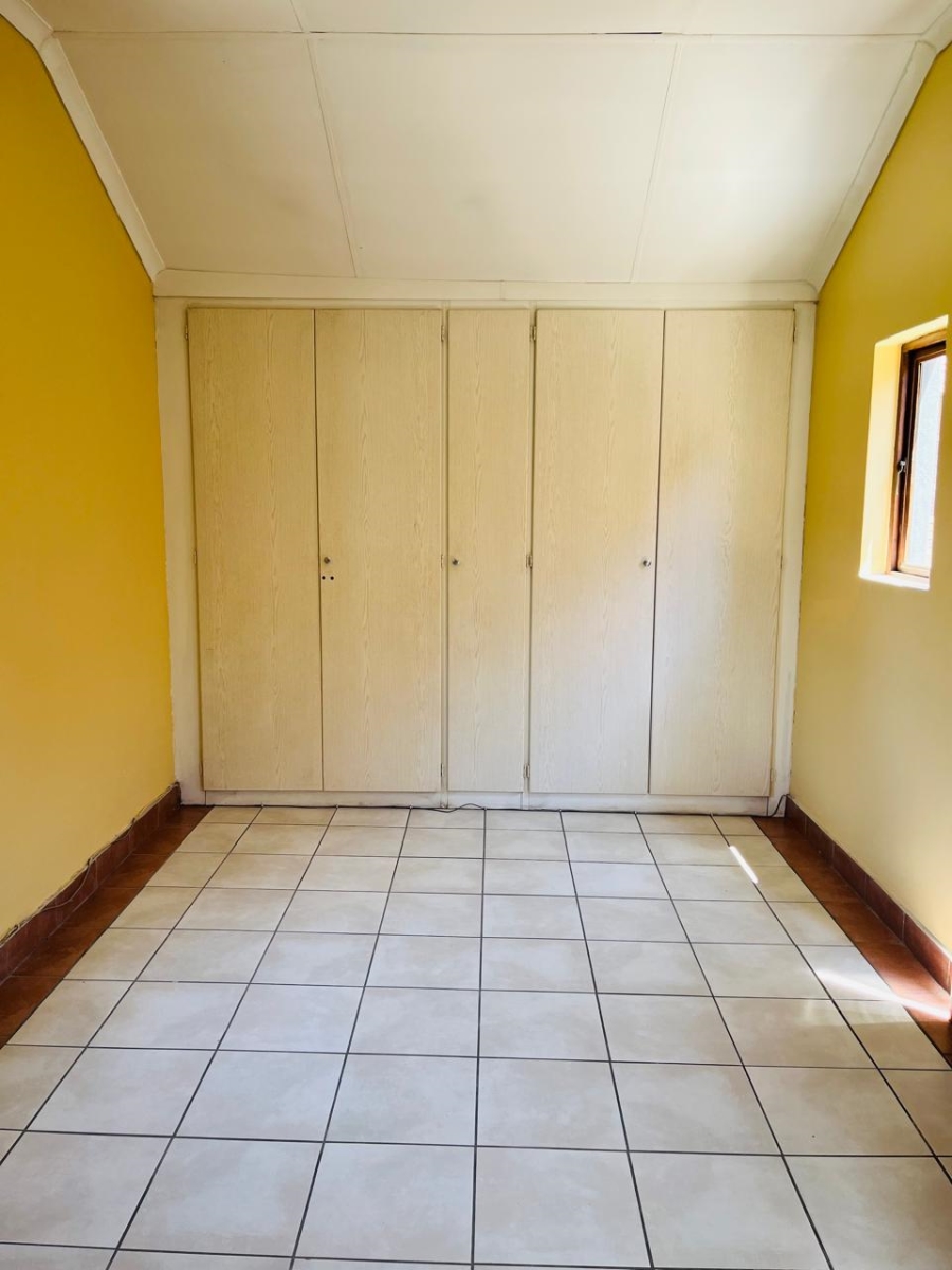  Bedroom Property for Sale in Equestria Gauteng