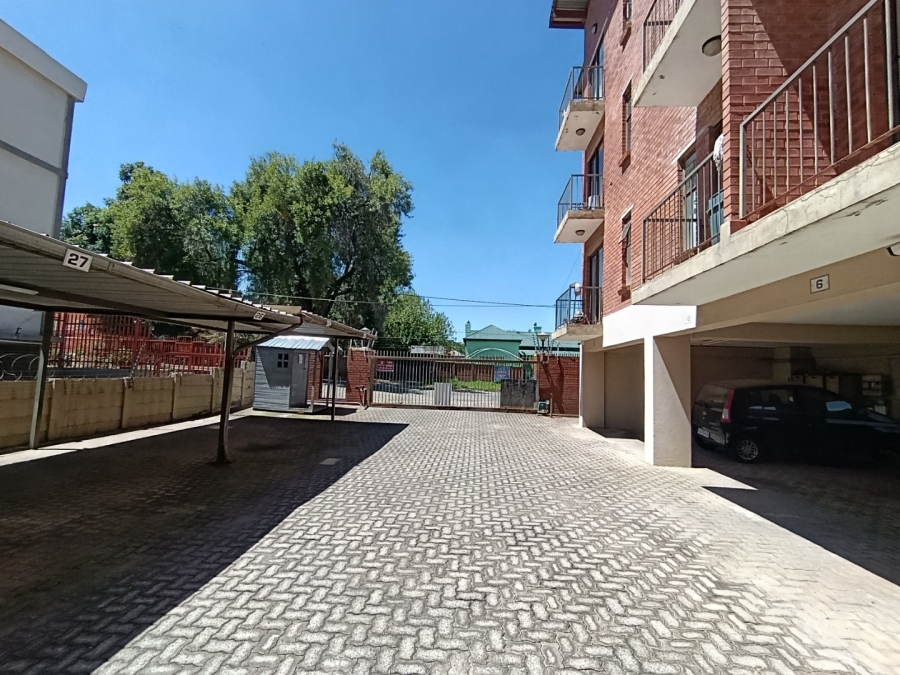 1 Bedroom Property for Sale in Groblerpark Gauteng