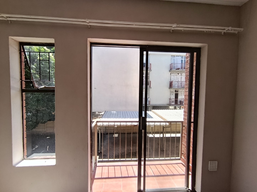 1 Bedroom Property for Sale in Groblerpark Gauteng