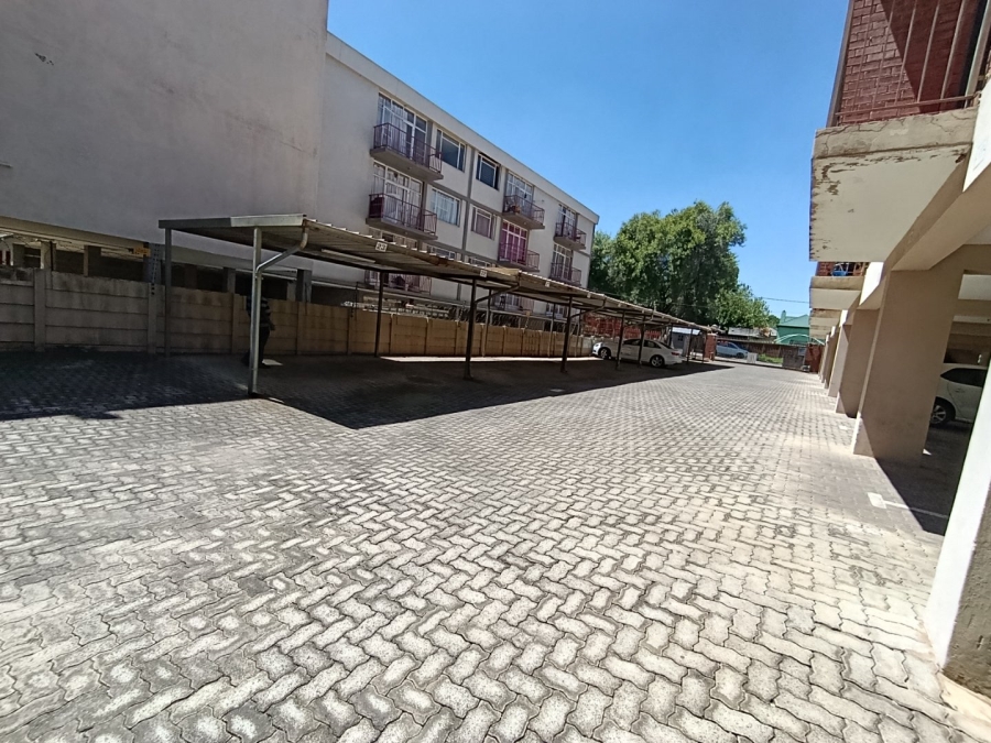 1 Bedroom Property for Sale in Groblerpark Gauteng