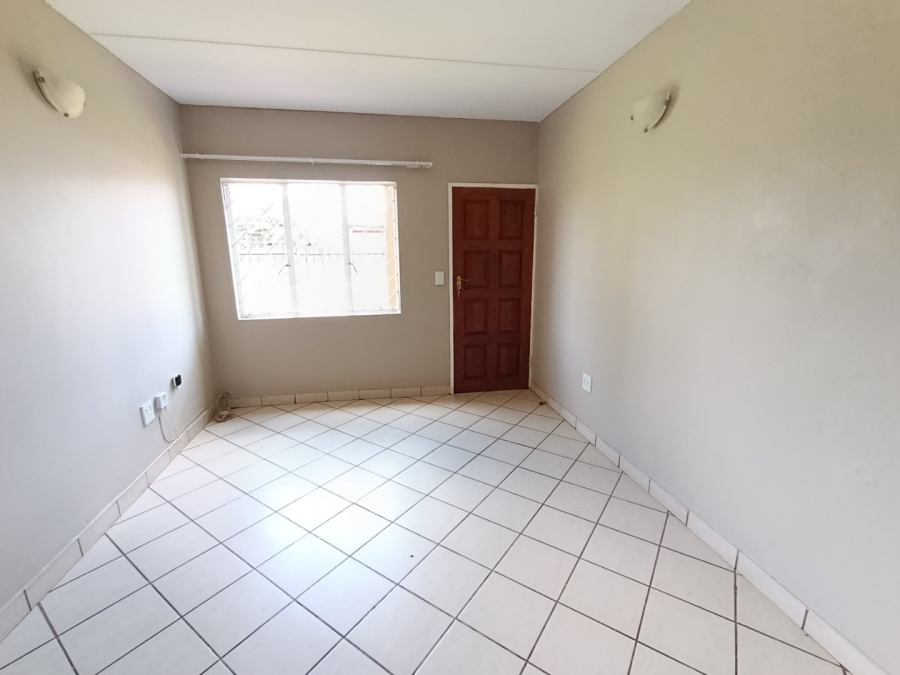  Bedroom Property for Sale in Protea Glen Gauteng